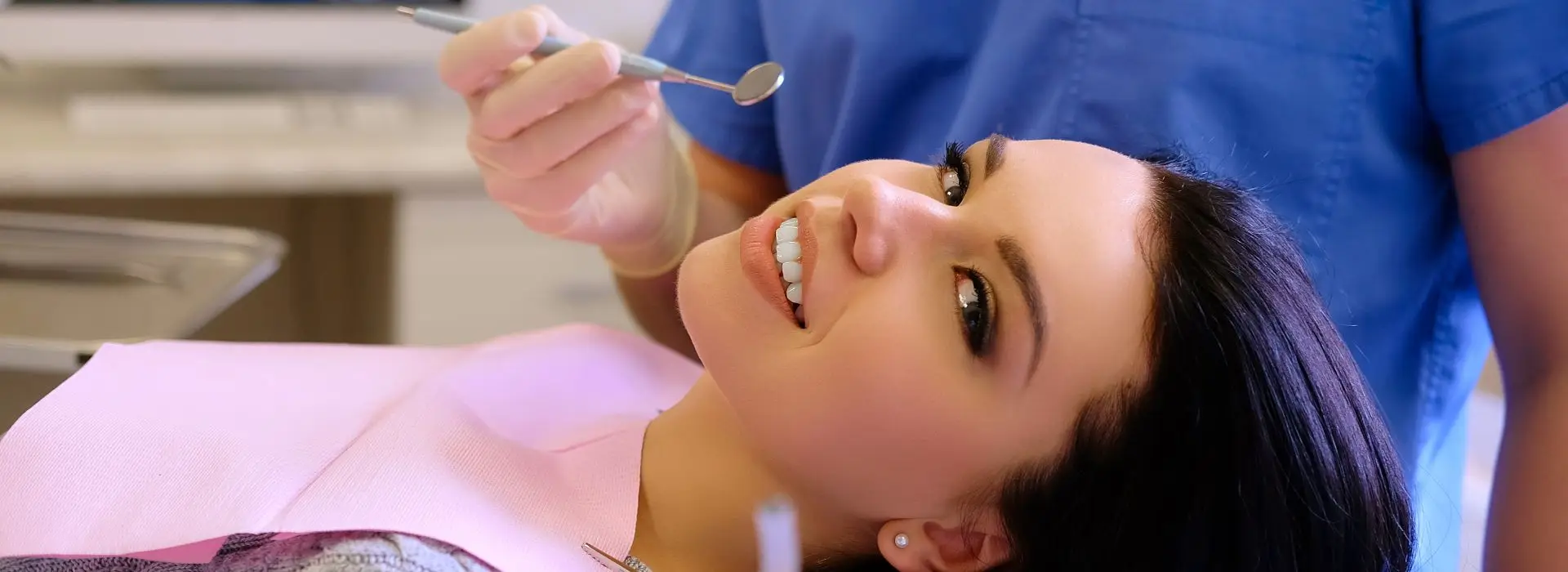 Лечение зубов с применением элайнеров
